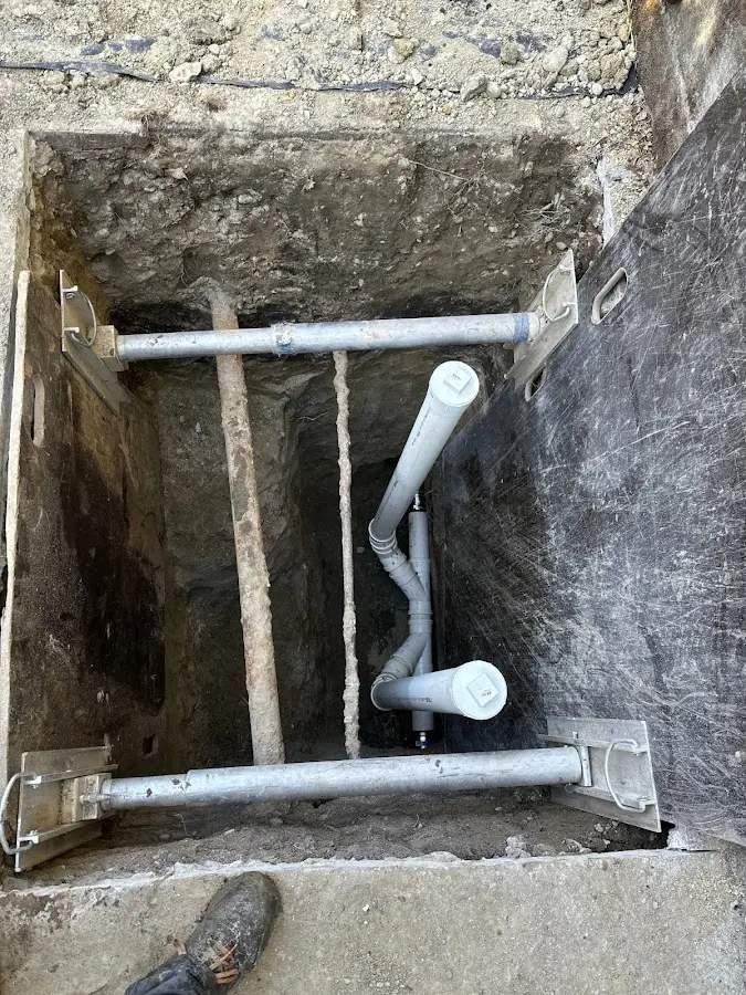 Experienced plumber completing Drain Cleaning work in Clarksdale